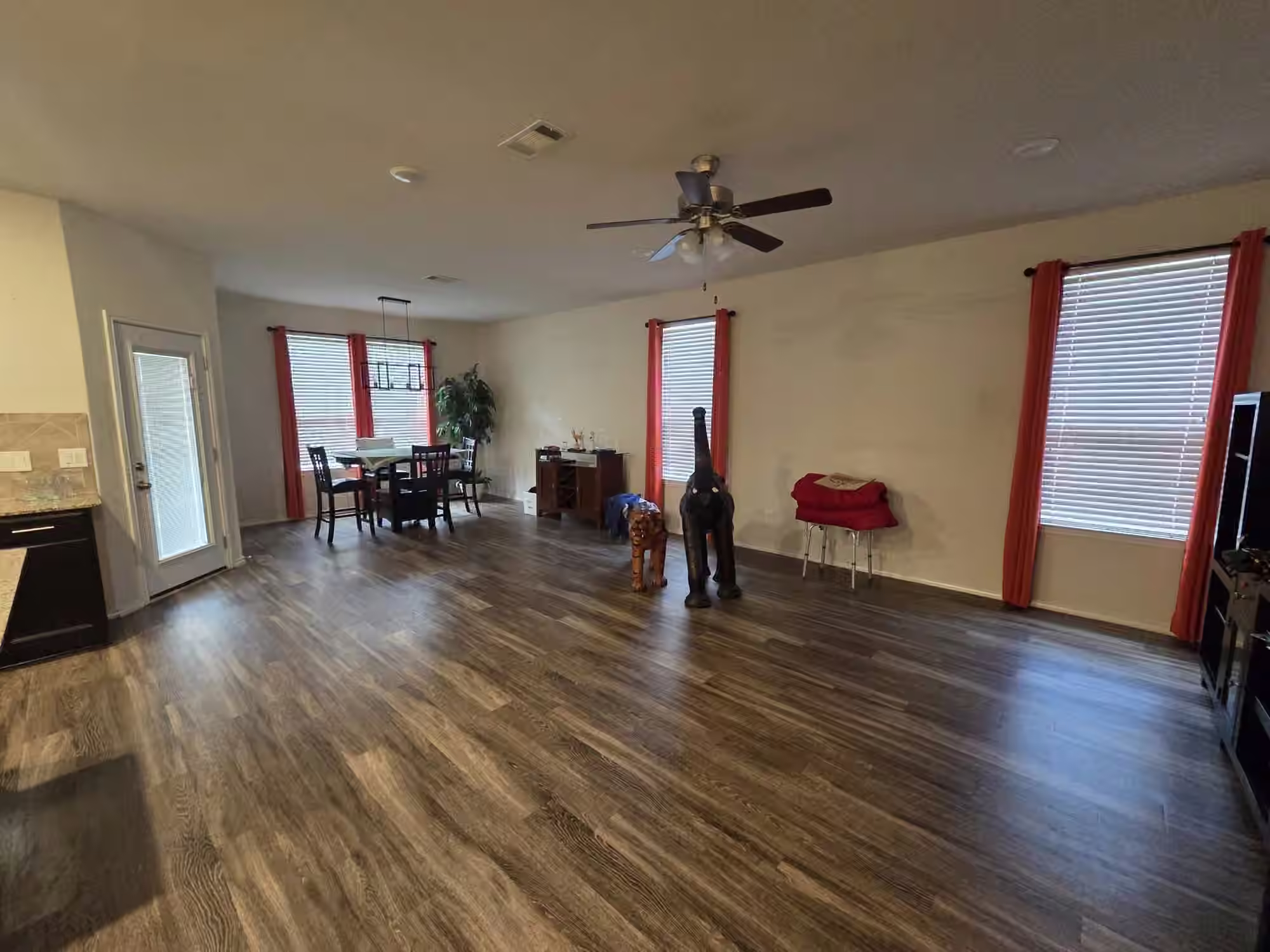 Photo 3 of 2103 Lost Timbers Drive, Conroe, TX