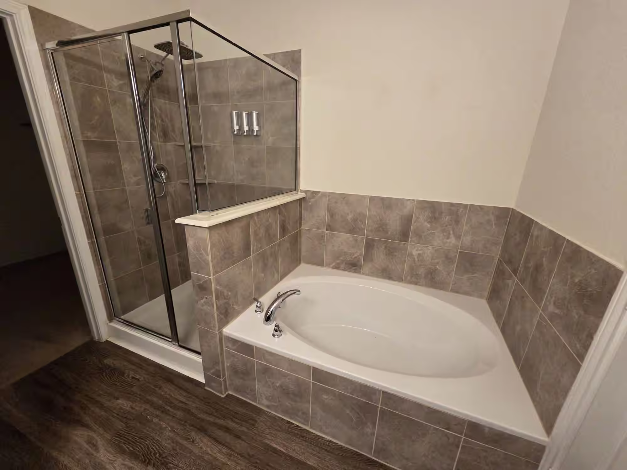 Photo 5 of 2103 Lost Timbers Drive, Conroe, TX