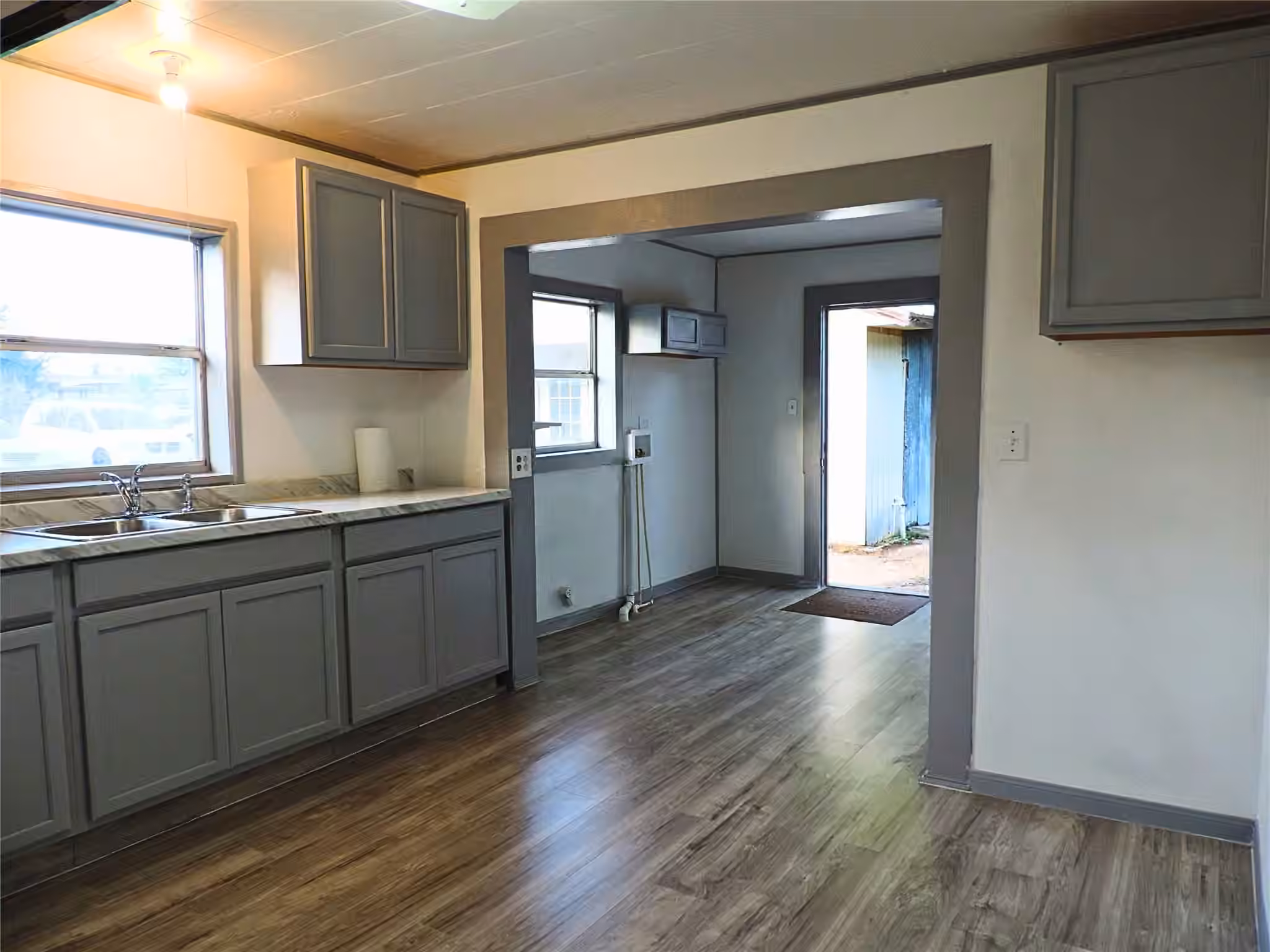 Photo 7 of 127 S Fenner Avenue, Cleveland, TX