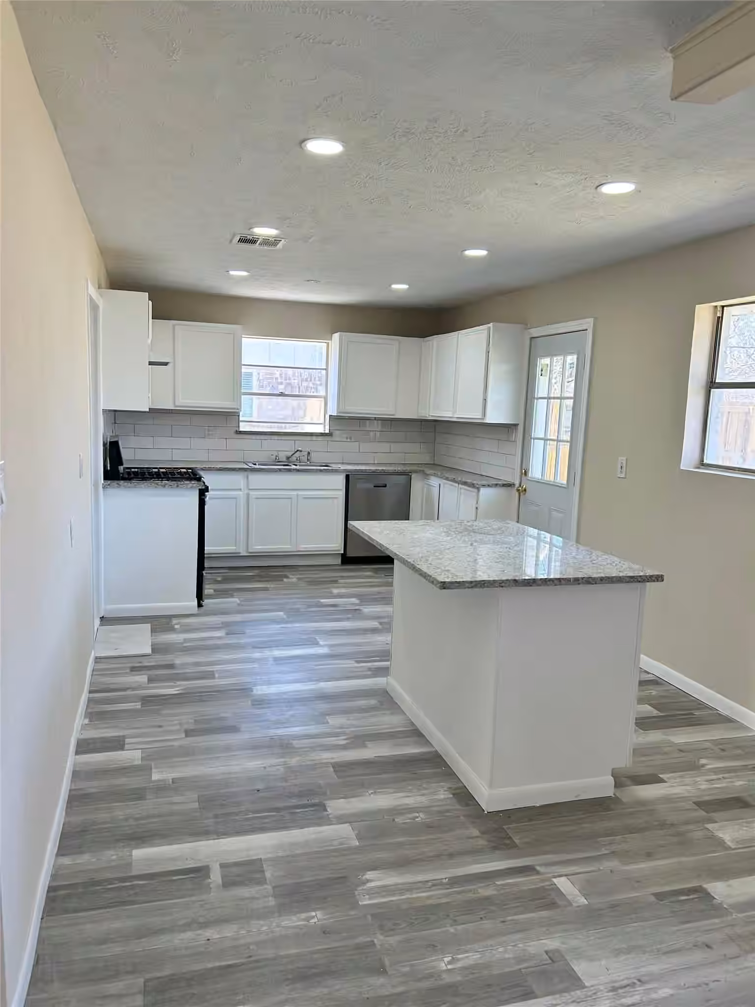 Photo 2 of 3822 Ebbtide Drive, Houston, TX