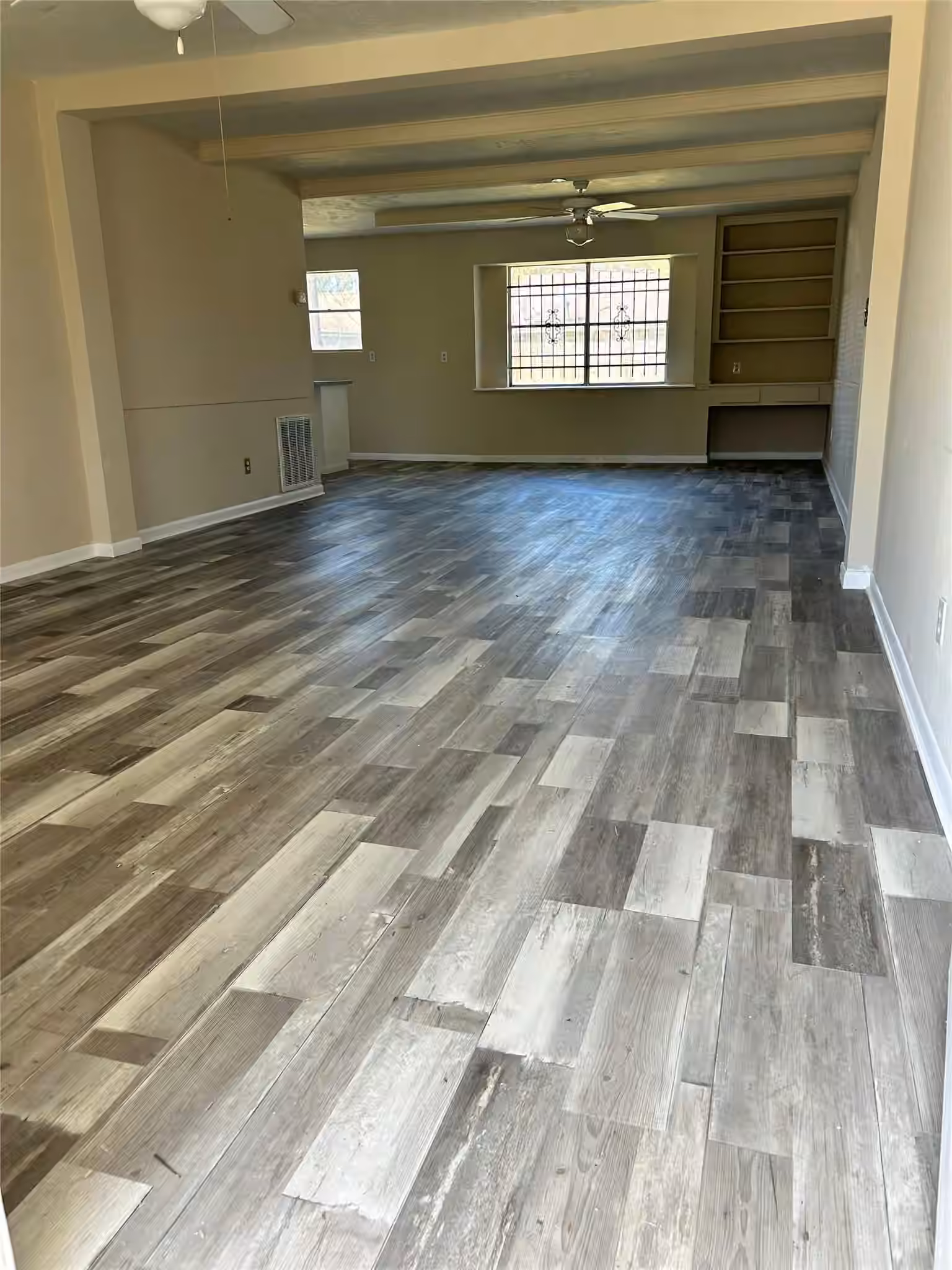 Photo 4 of 3822 Ebbtide Drive, Houston, TX