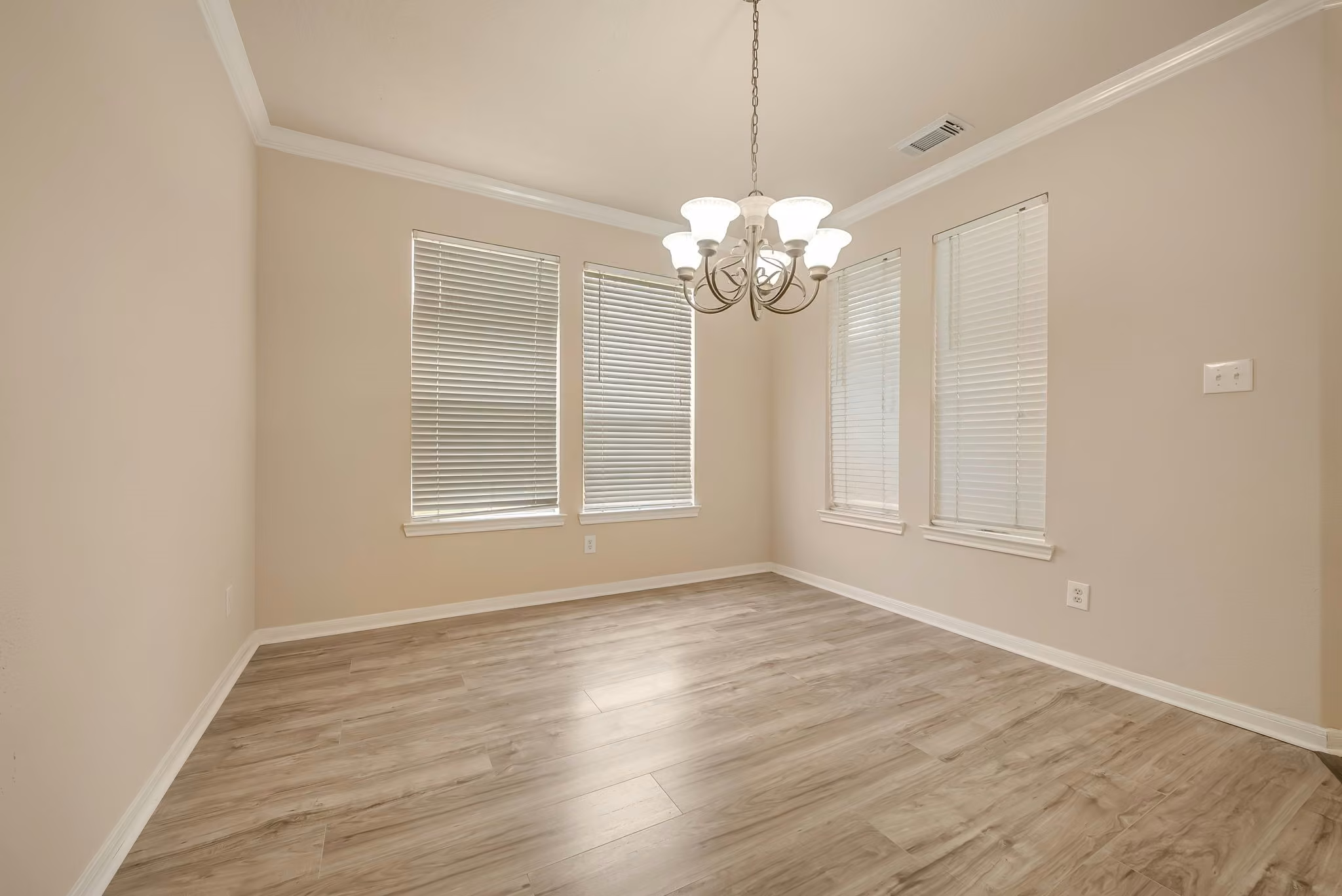 Photo 6 of 18106 Linden Forest Lane, Katy, TX