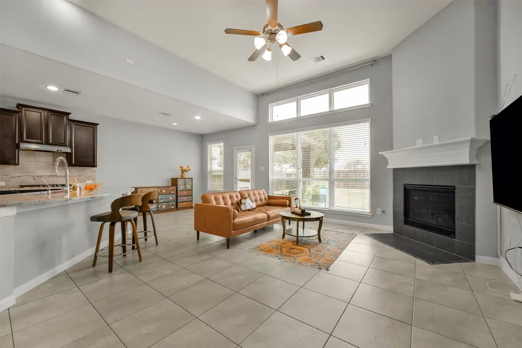 Photo 3 of 1906 Dry Willow Lane, Pearland, TX