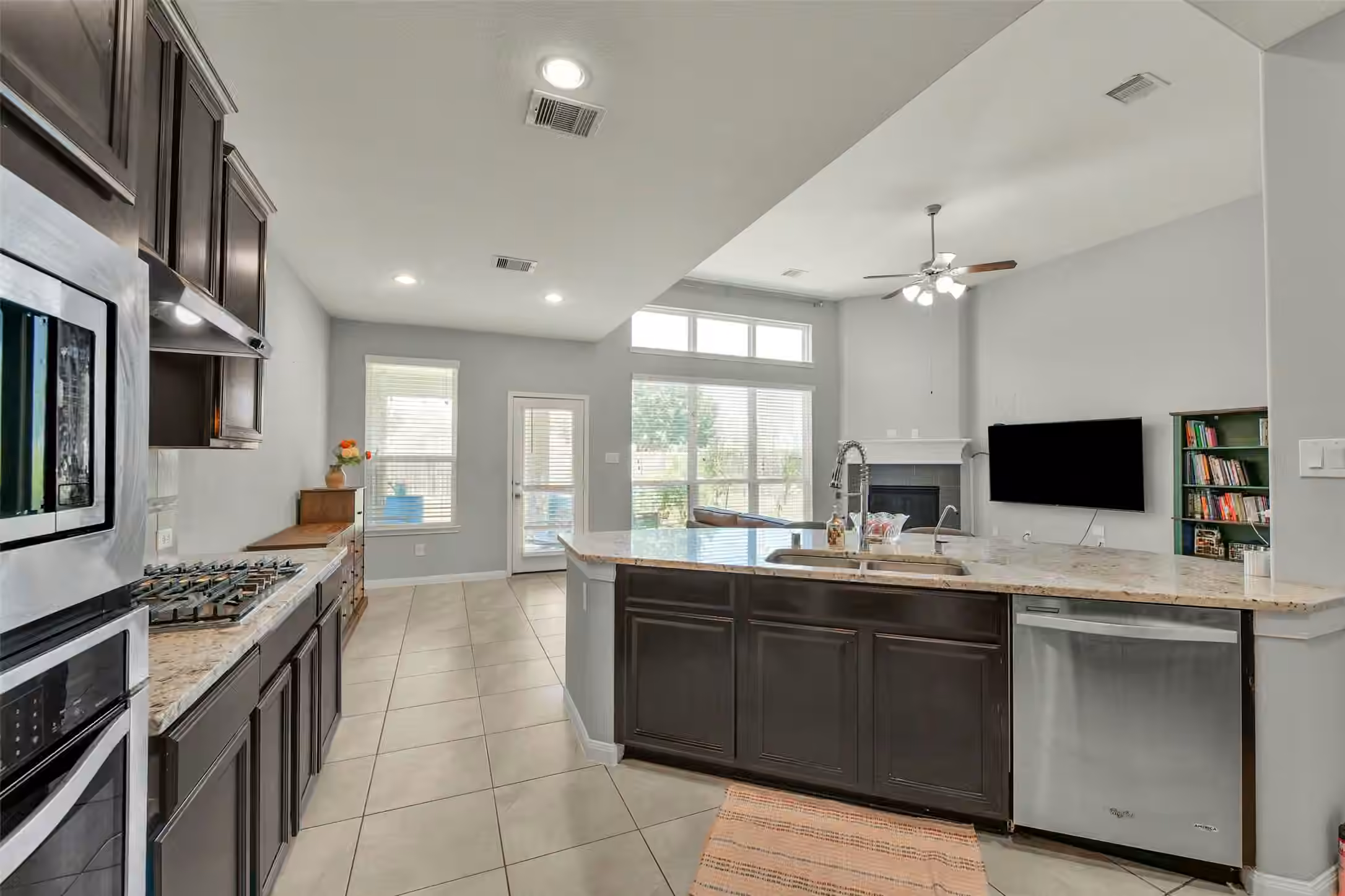 Photo 7 of 1906 Dry Willow Lane, Pearland, TX