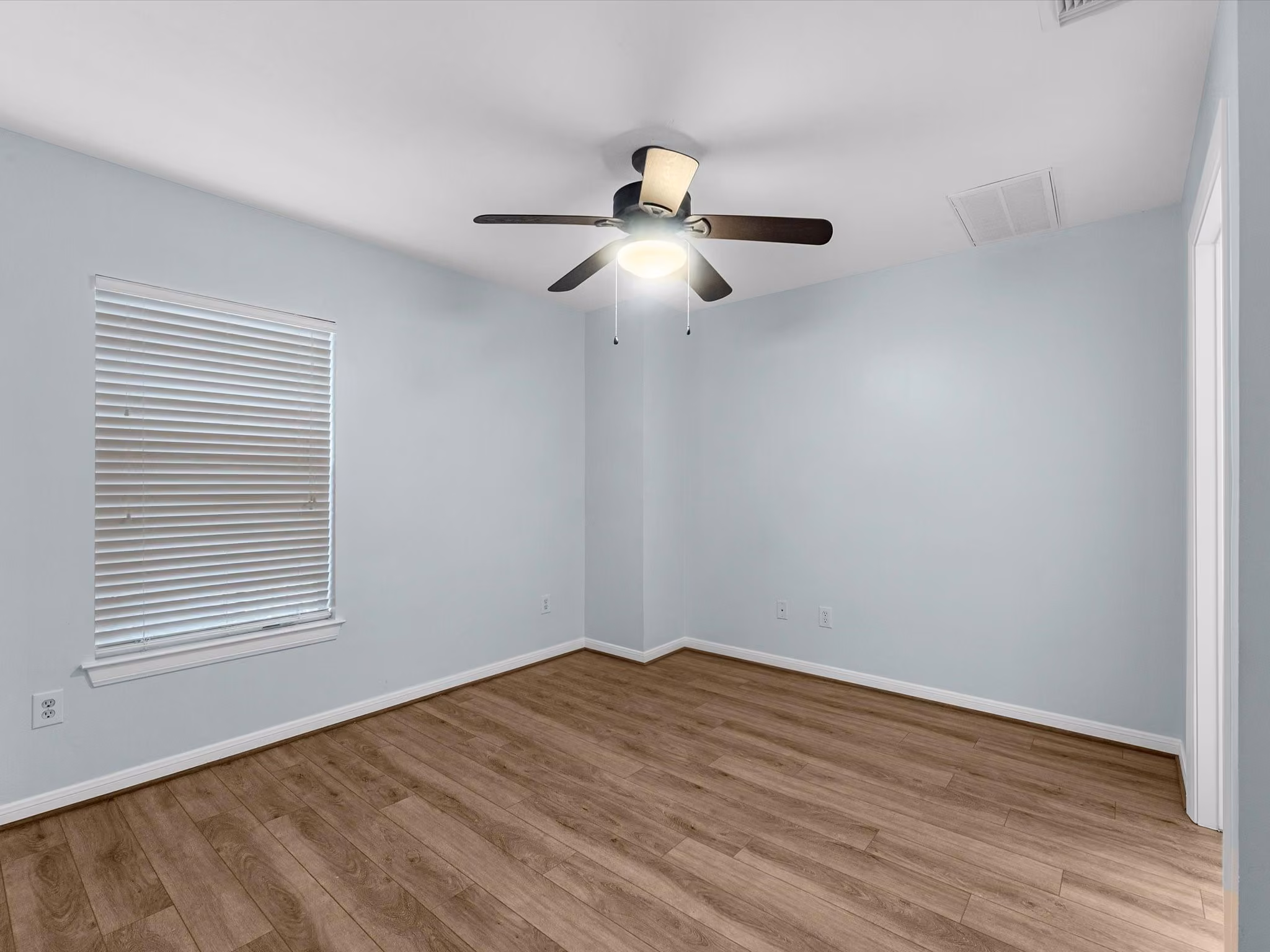 Photo 7 of 1712 Bevis Street, Houston, TX