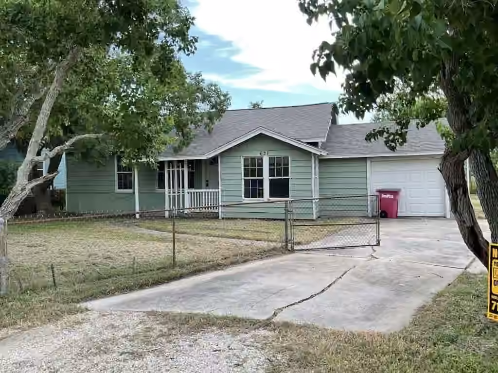 Photo of 621 W 7th Street, Freeport, TX 77541