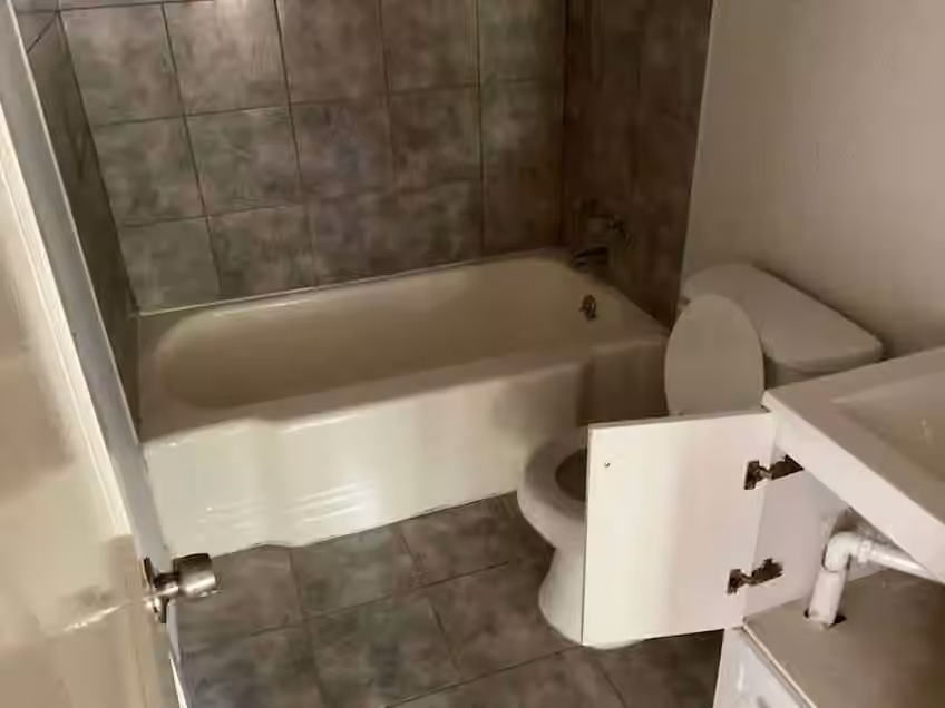 Photo 6 of 621 W 7th Street, Freeport, TX