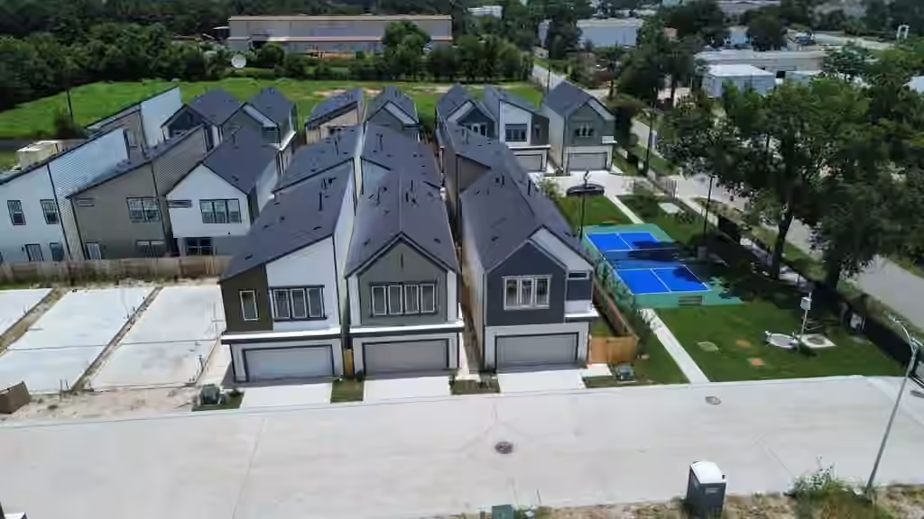 Photo 3 of 5308 Jesselton Lane, Houston, TX