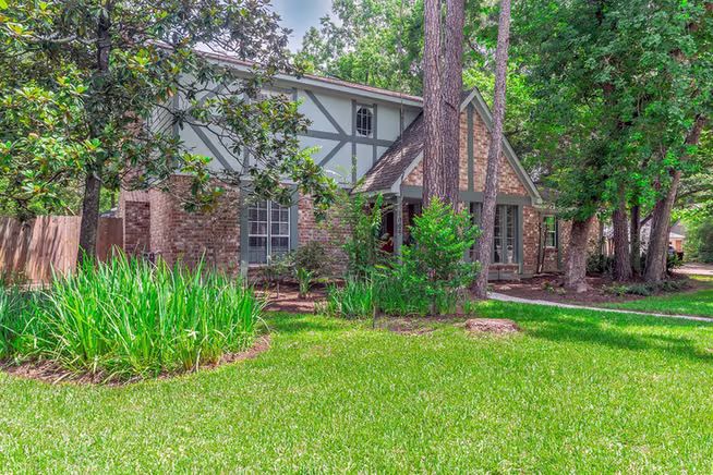 Photo 2 of 1906 Foxtail Place, The Woodlands, TX