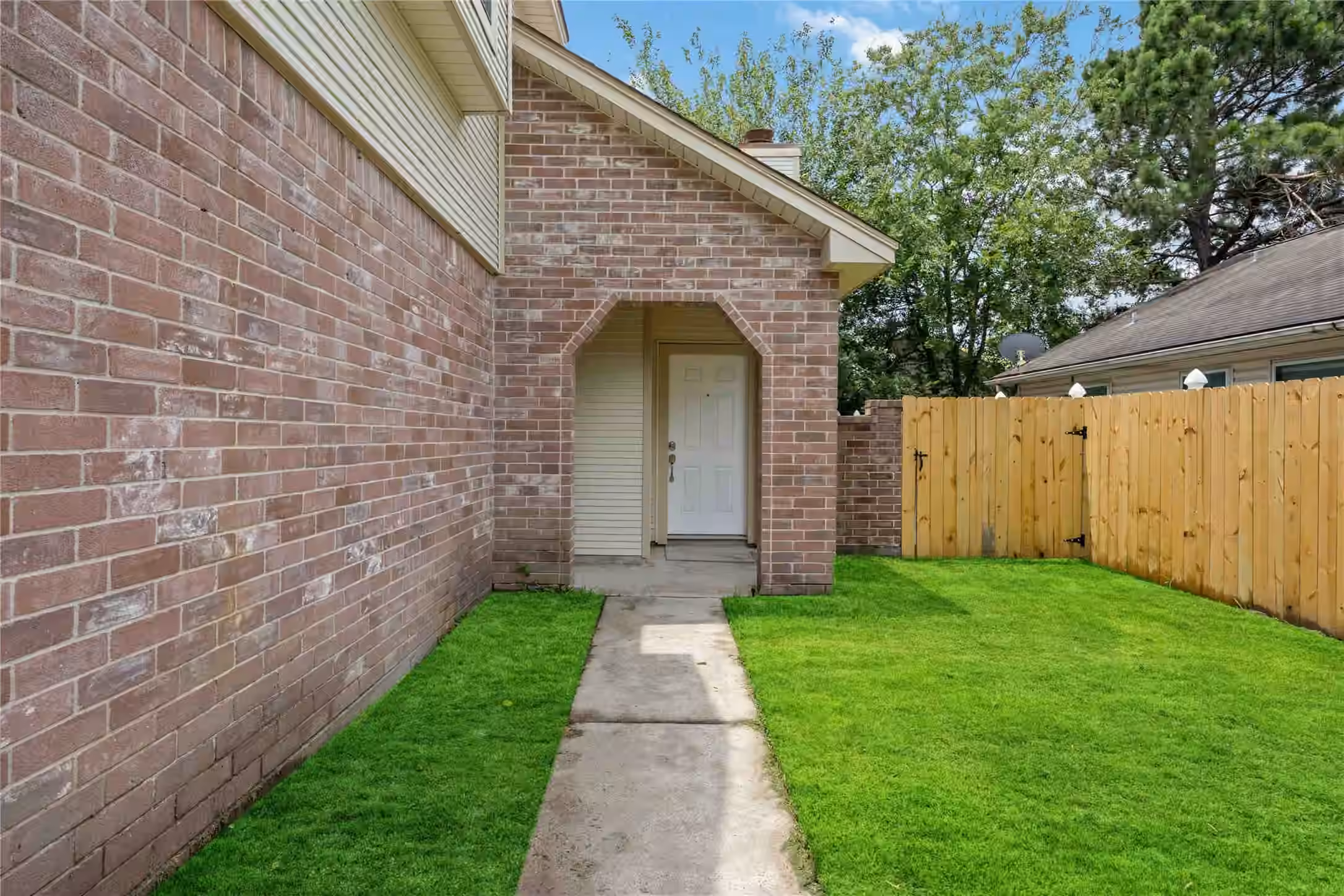 Photo 3 of 12215 Cardston Court, Tomball, TX