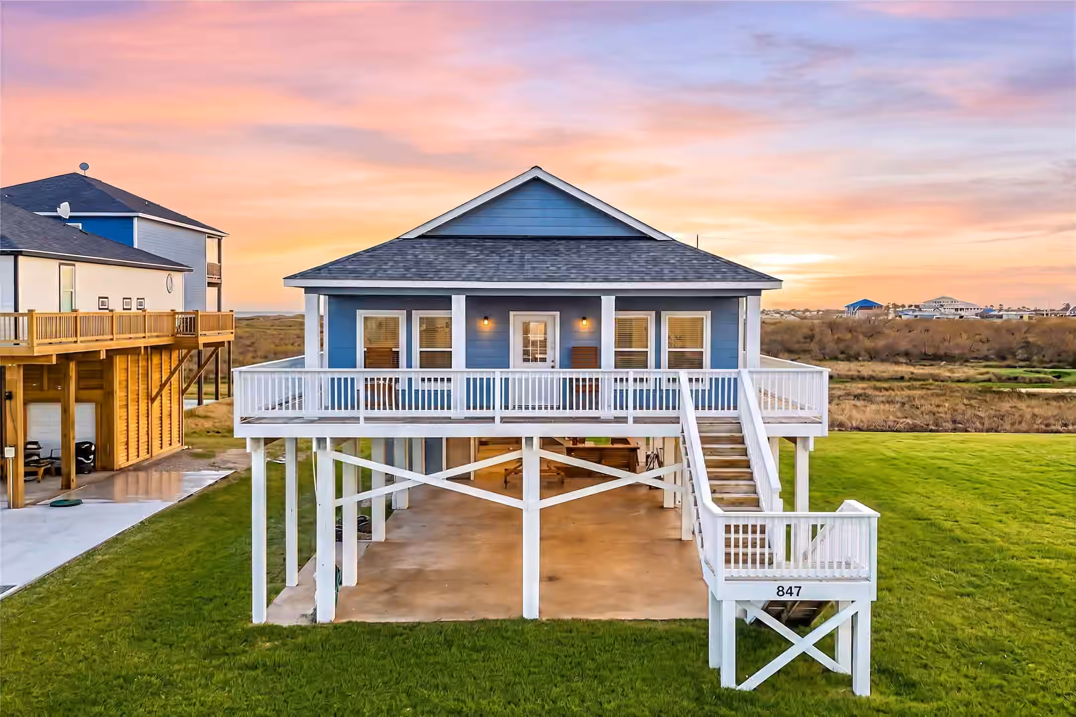 Photo 4 of 847 S Tinkle Lane, Crystal Beach, TX