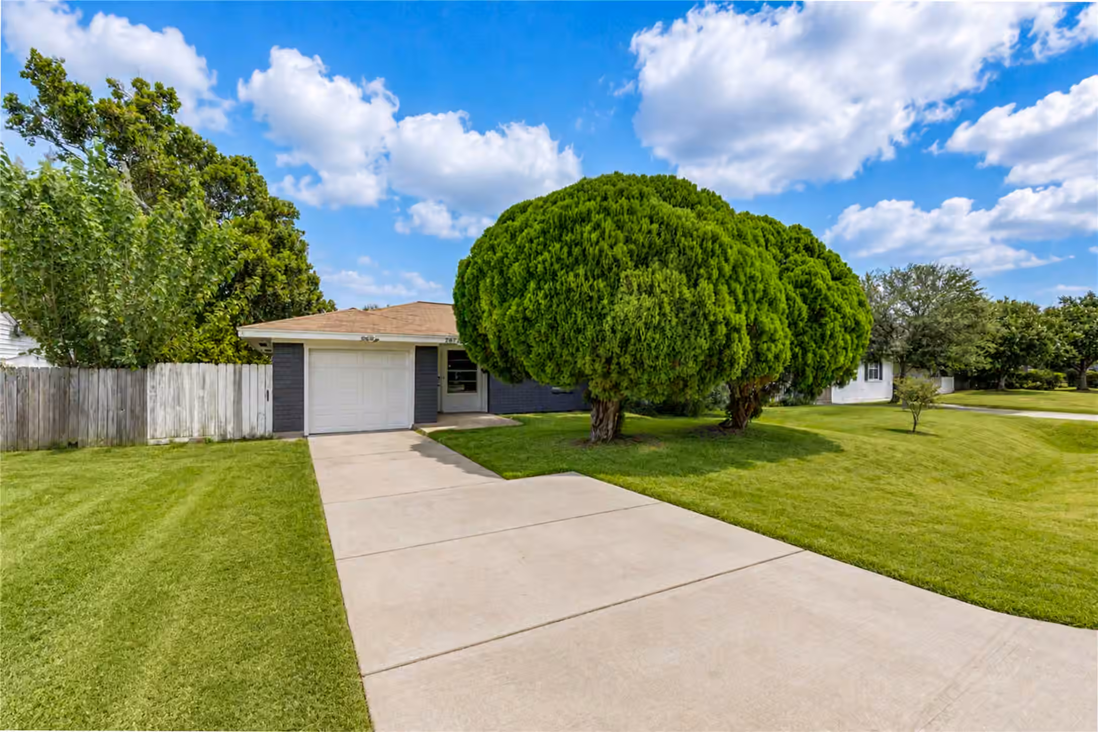 Photo 3 of 2614 7th Avenue N, Texas City, TX