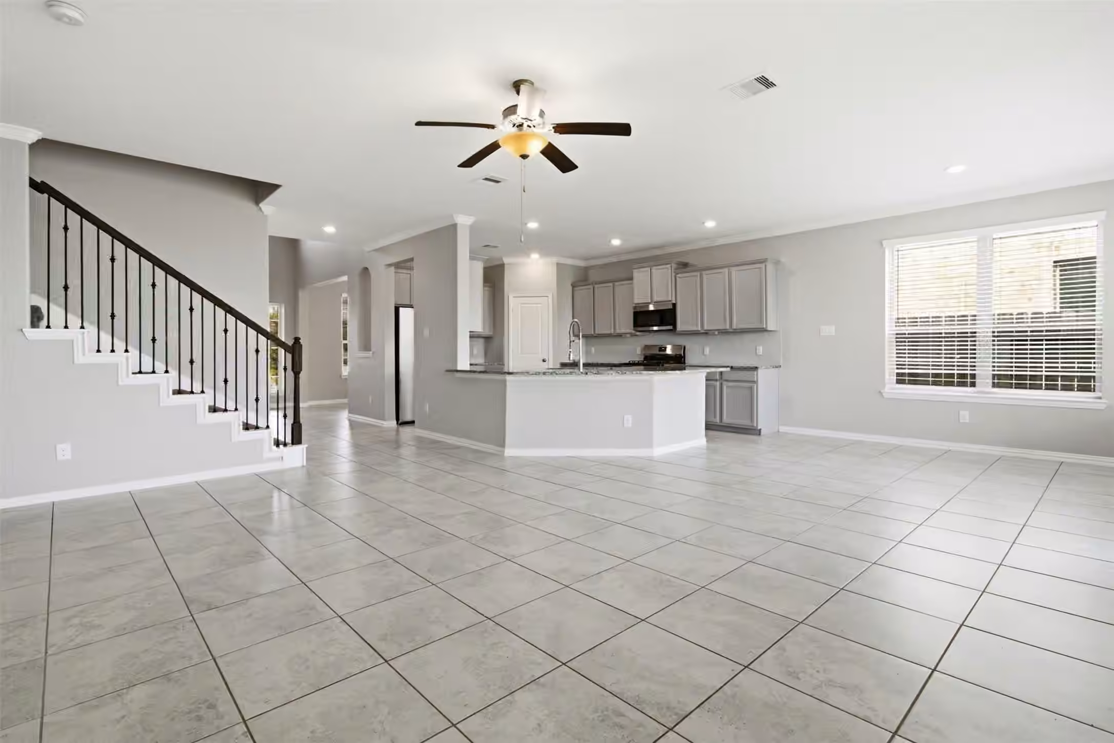 Photo 5 of 8802 Morning Glow Drive, Missouri City, TX