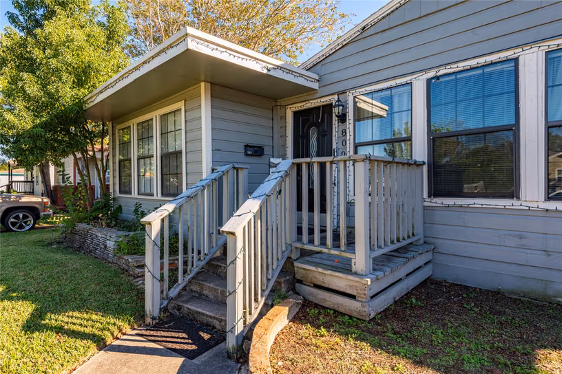 Photo 3 of 809 12th Avenue N, Texas City, TX