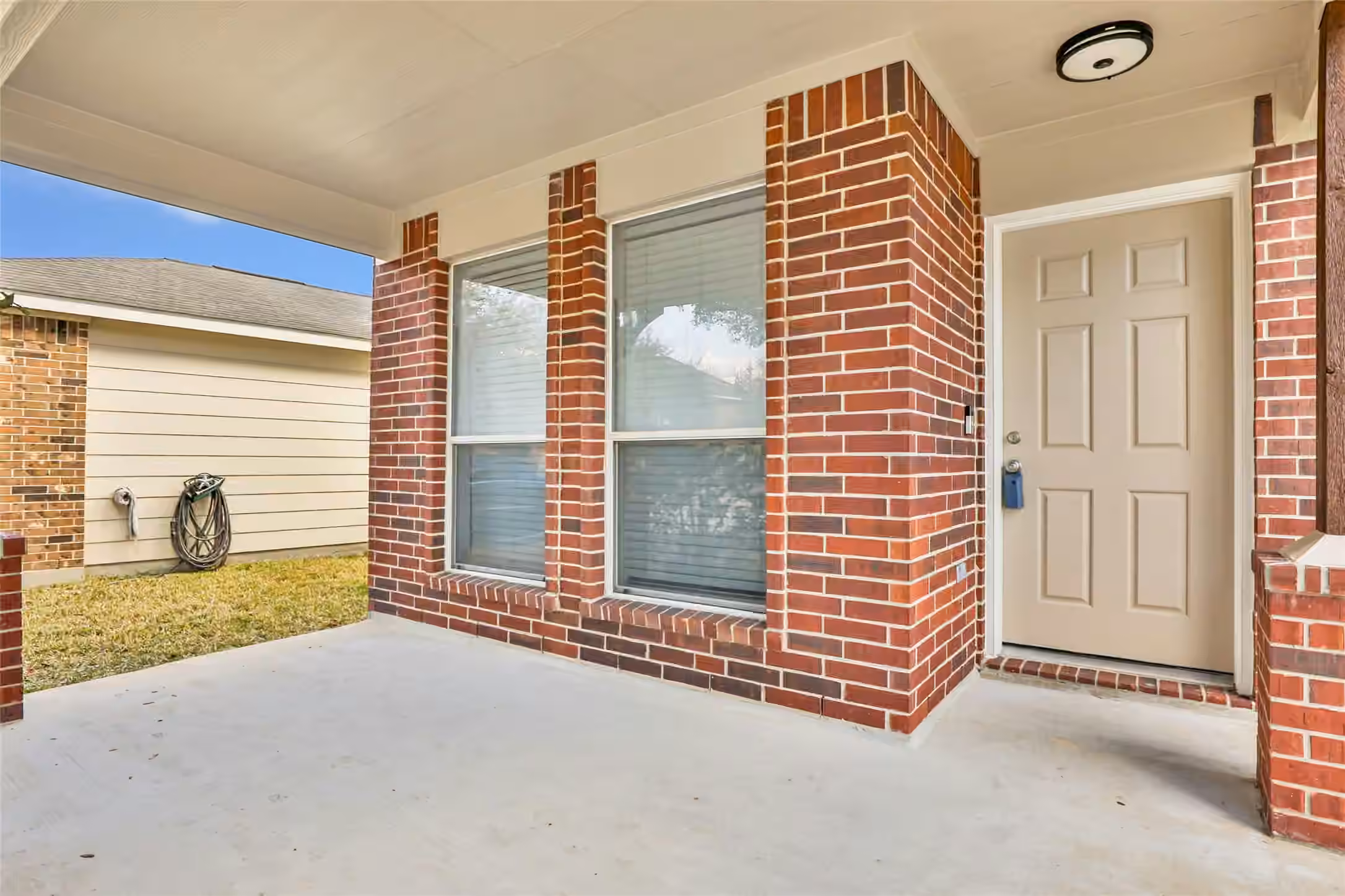 Photo 2 of 1606 Wooded Acres Drive, Humble, TX