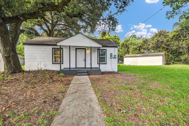 Photo 4 of 1332 Montgomery Street, La Marque, TX