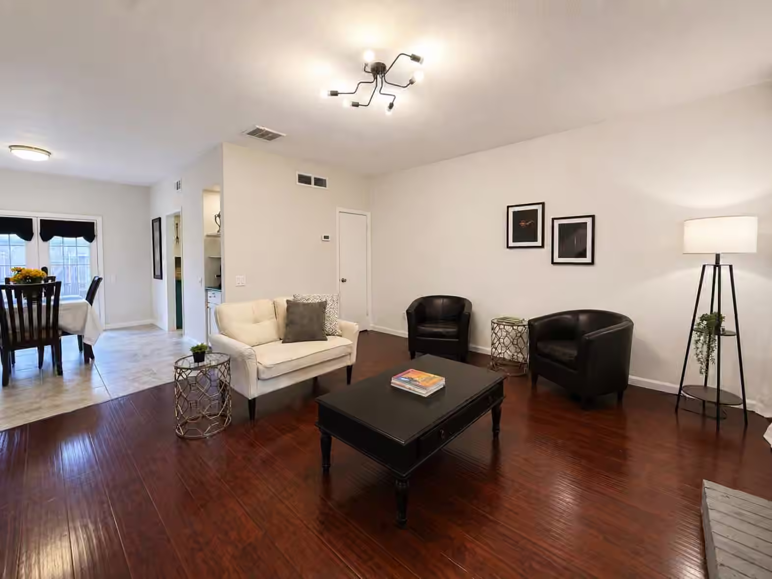 Photo 3 of 11710 Southlake Drive 47, Houston, TX