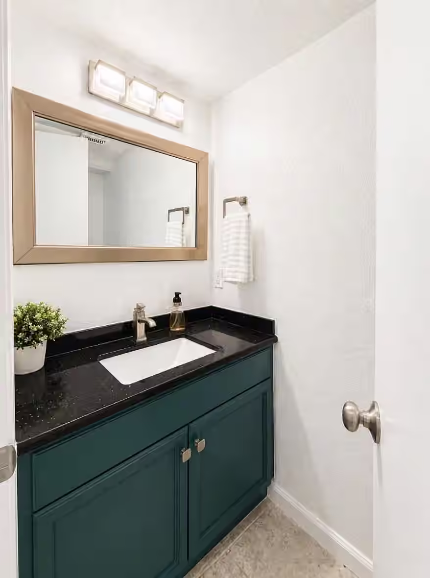 Photo 5 of 11710 Southlake Drive 47, Houston, TX