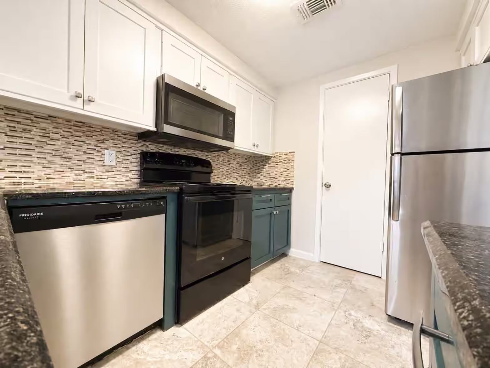 Photo 7 of 11710 Southlake Drive 47, Houston, TX