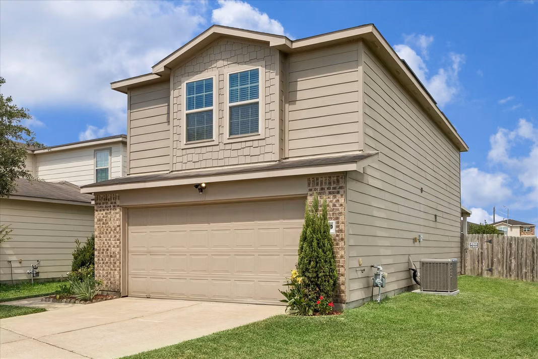 Photo 2 of 14119 Mystic Shores Lane, Houston, TX