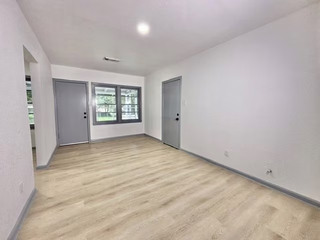Photo 5 of 2419 Meadow Lane, La Marque, TX
