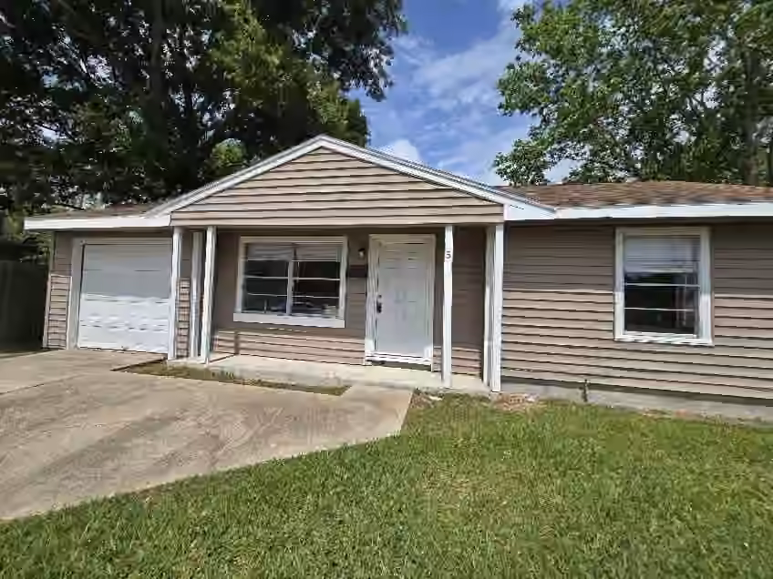 Photo of 5 Lanes End Street, Baytown, TX 77520
