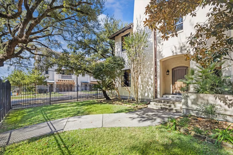 Photo 4 of 4320 Dickson, Houston, TX
