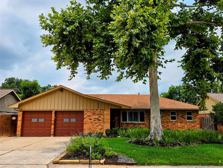 Photo of 2527 Willowby Drive, Houston, TX 77008