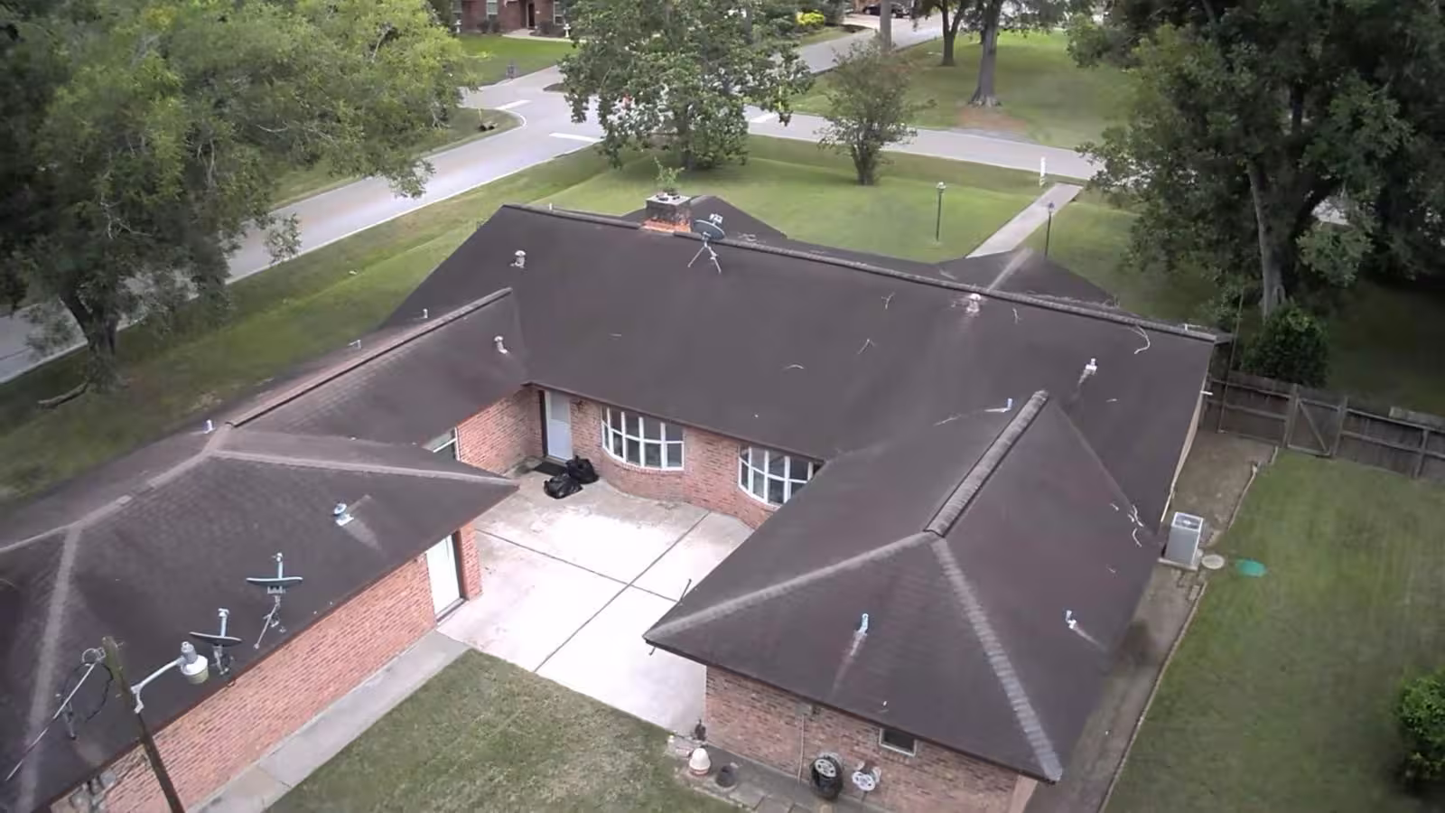 Photo 4 of 16402 Amcreek Road, Houston, TX