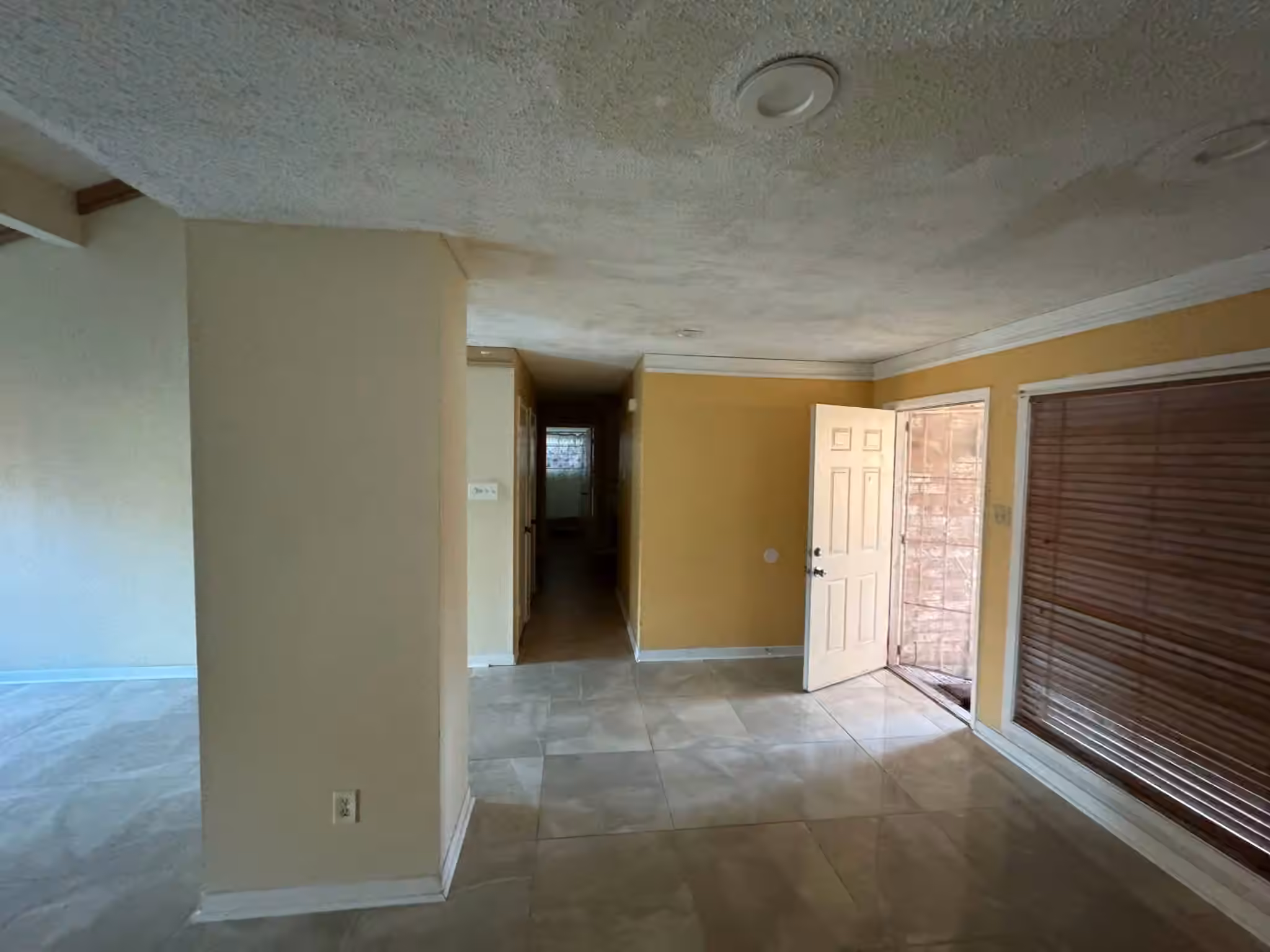 Photo 5 of 7411 Creekfield Drive, Spring, TX