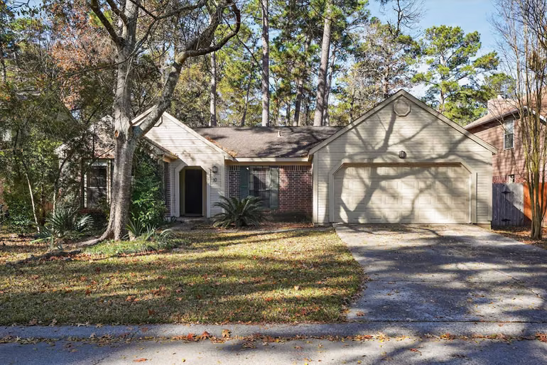 Photo of 10 Greenbud Court, The Woodlands, TX