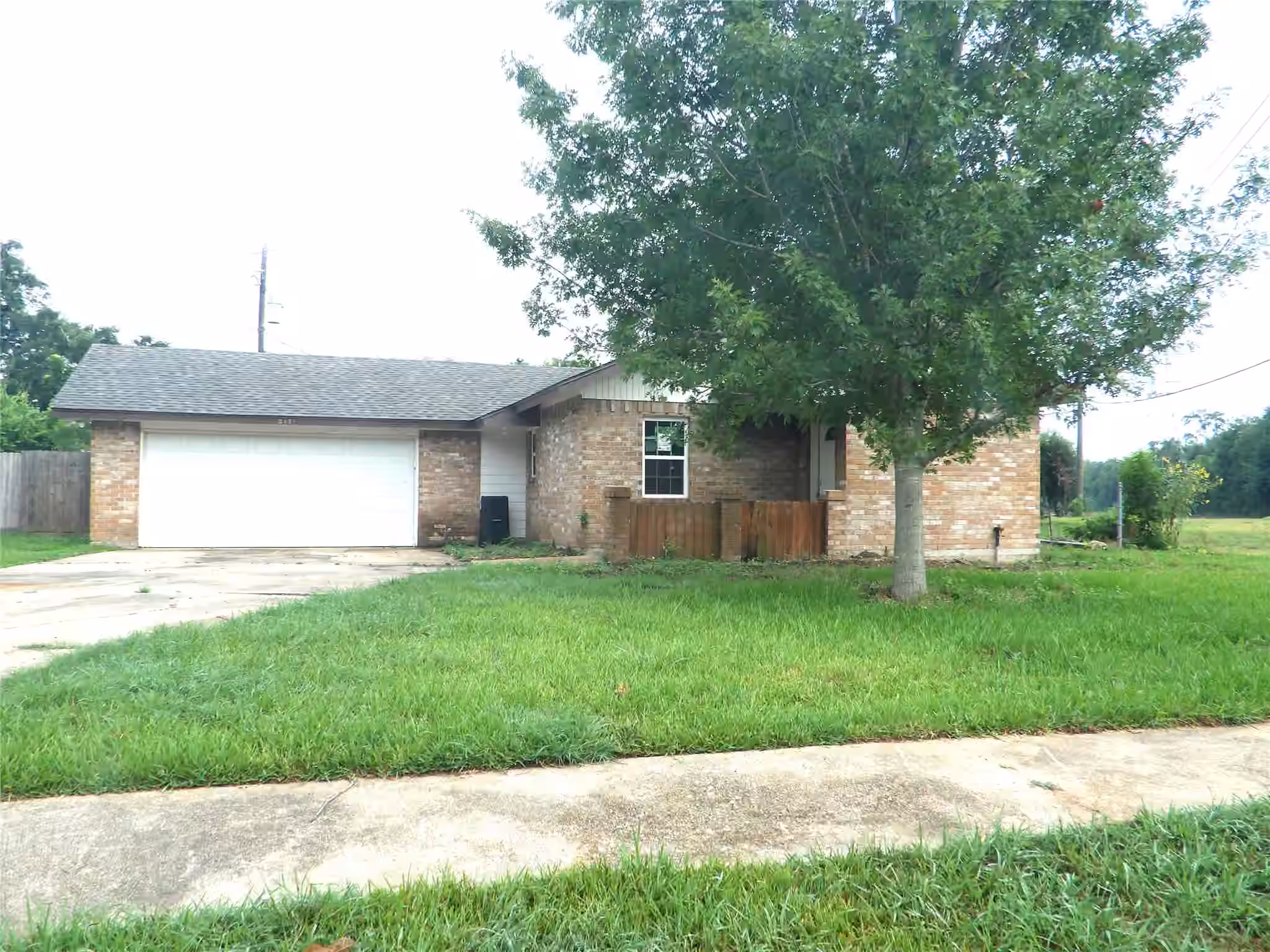 Photo of 217 Sugar Cane Trace, Lake Jackson, TX 77566