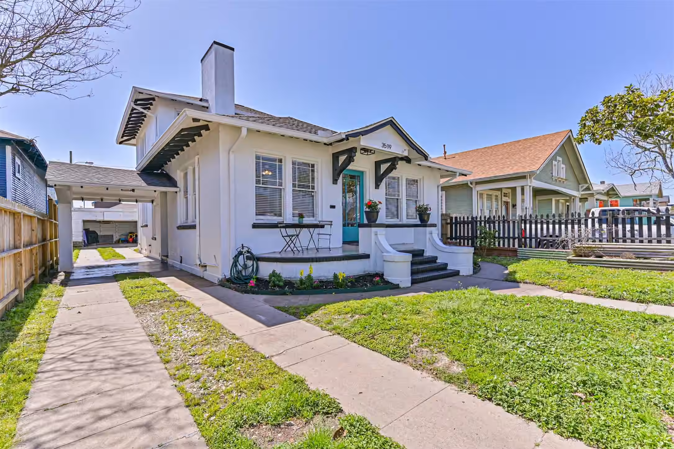 Photo of 3519 Avenue R 1/2, Galveston, TX 77550