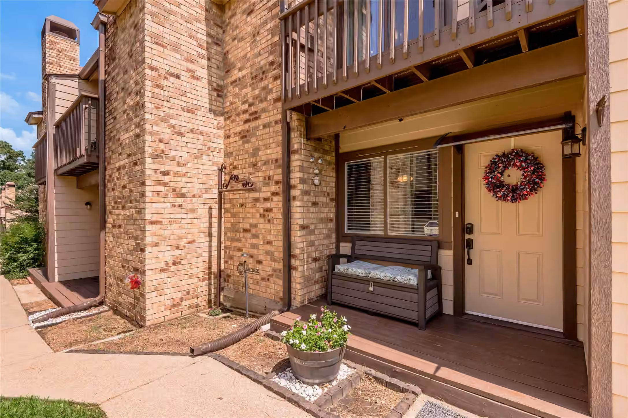 Photo of 2521 Crosstimbers Street F2, Huntsville, TX 77320