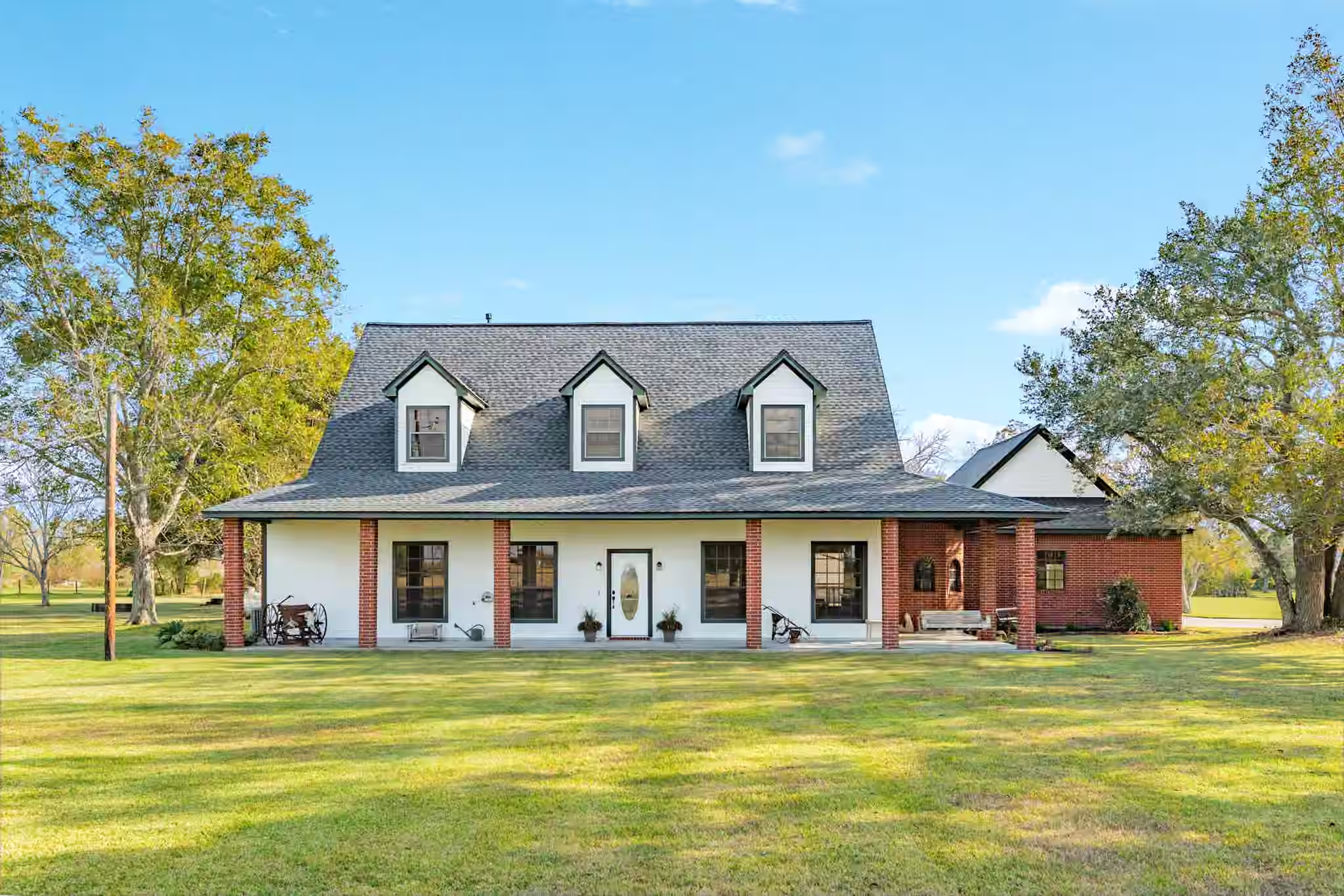 Photo of 310 County Road 47, Angleton, TX 77515
