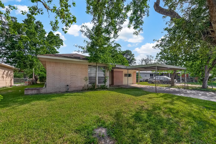 Photo 2 of 5810 Flamingo Drive, Houston, TX