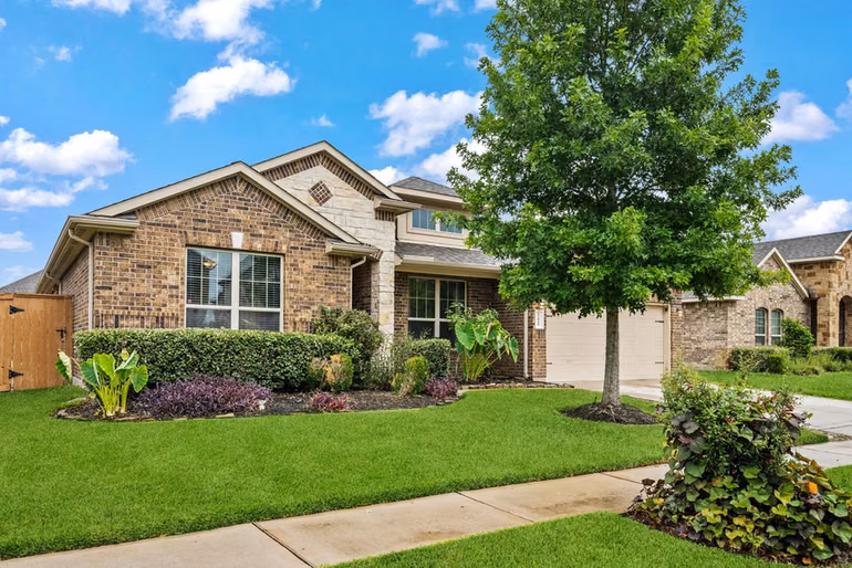 Photo 3 of 12019 Delwood Terrace Drive, Humble, TX