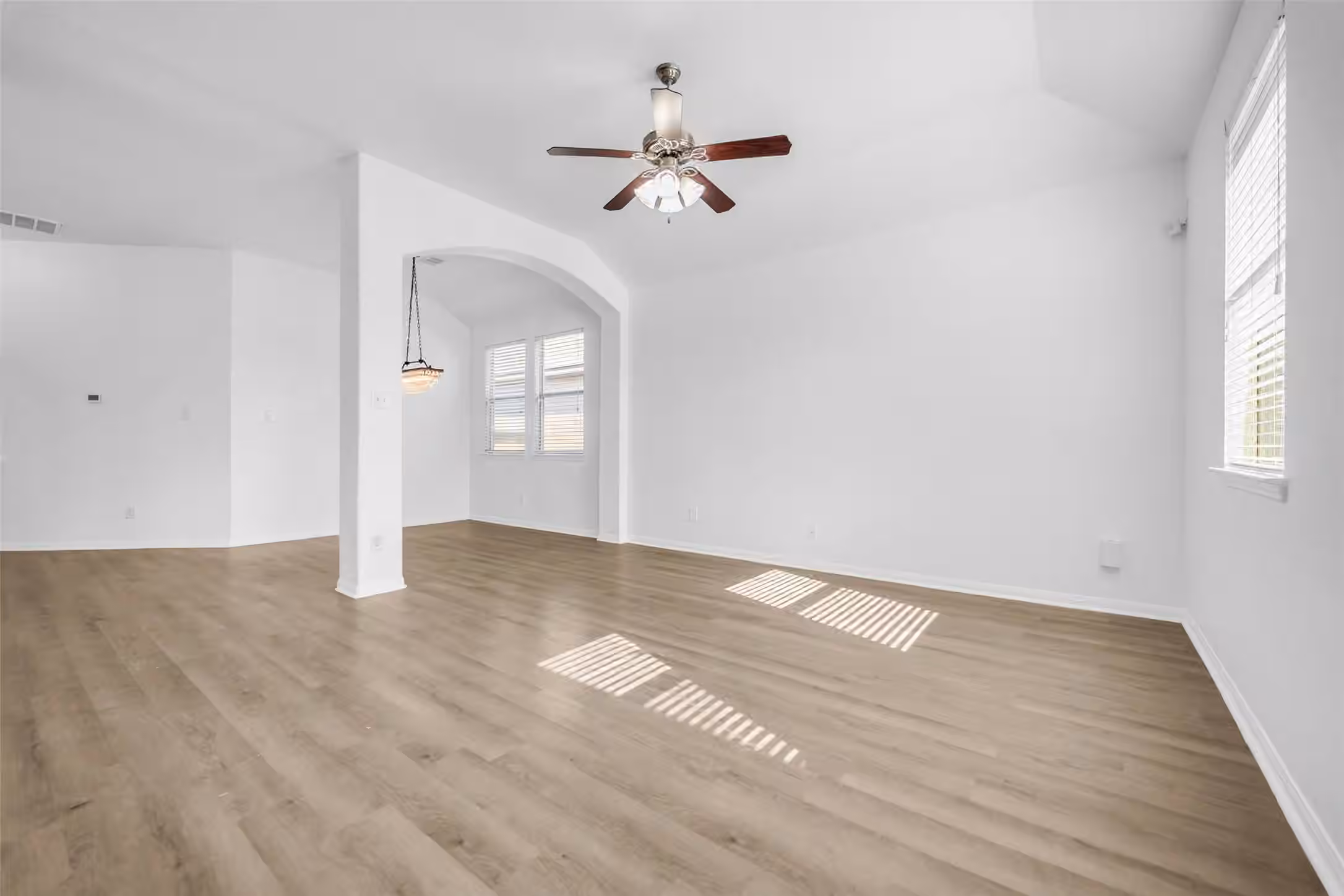 Photo 6 of 4707 Waukegan Road, Conroe, TX