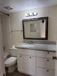 Photo 4 of 850 Threadneedle Street 80, Houston, TX