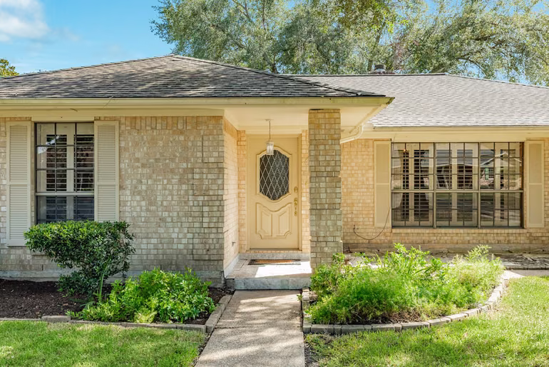 Photo 4 of 712 Browning Street, Angleton, TX