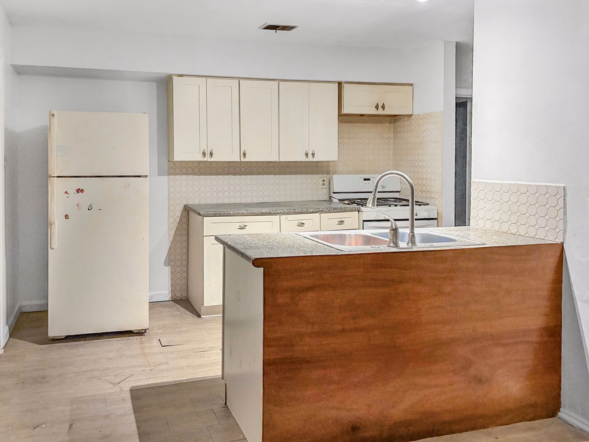 Photo 5 of 4423 Holloway Drive, Houston, TX