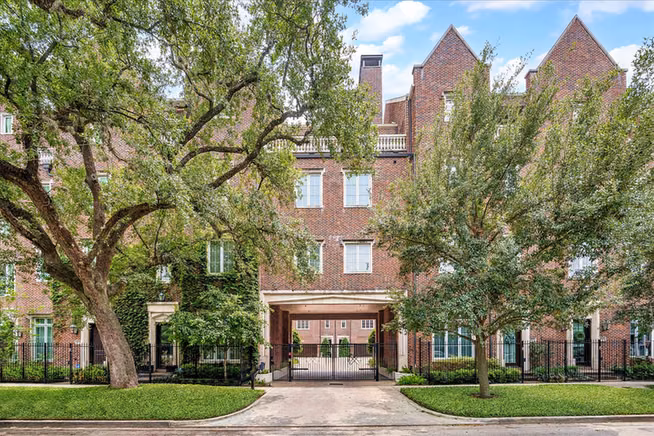 Photo 3 of 415 Lovett Boulevard E, Houston, TX