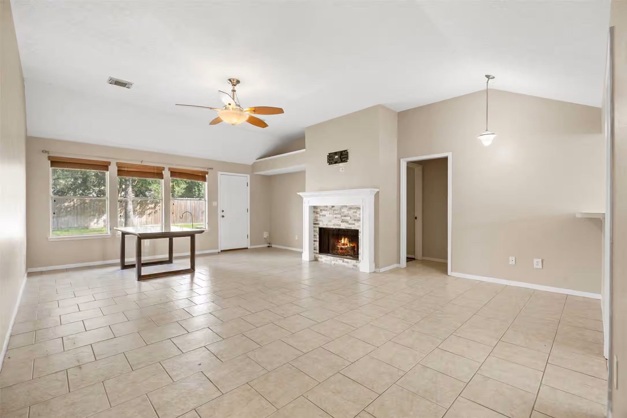 Photo 3 of 5526 Clarkston Lane, Spring, TX