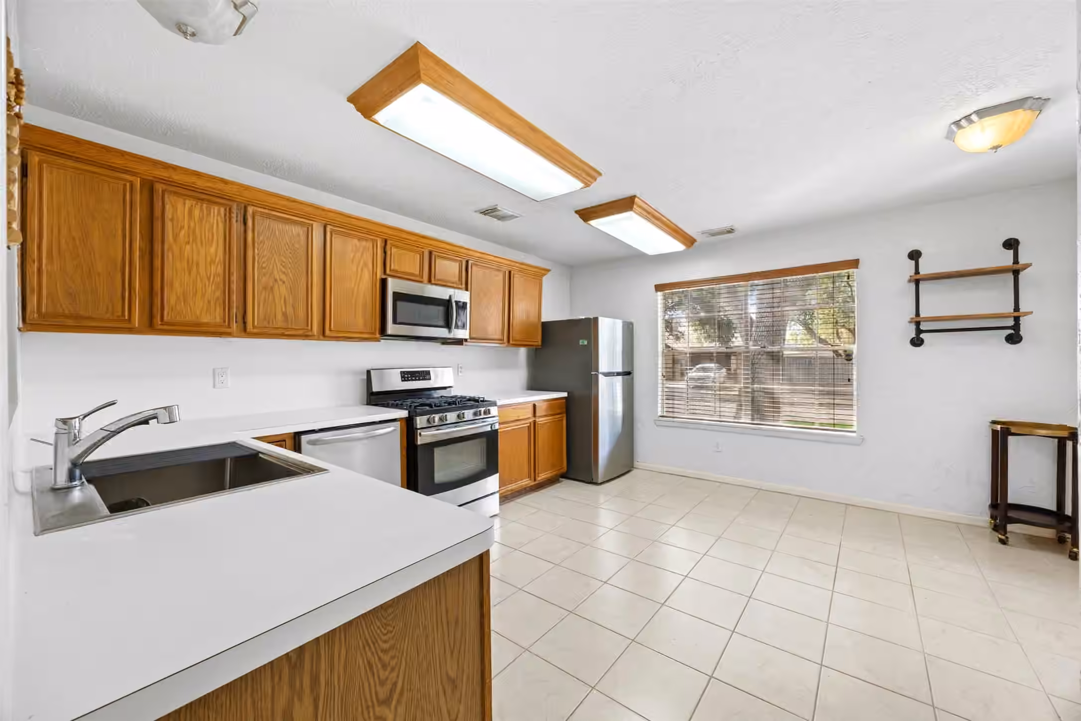 Photo 6 of 5526 Clarkston Lane, Spring, TX