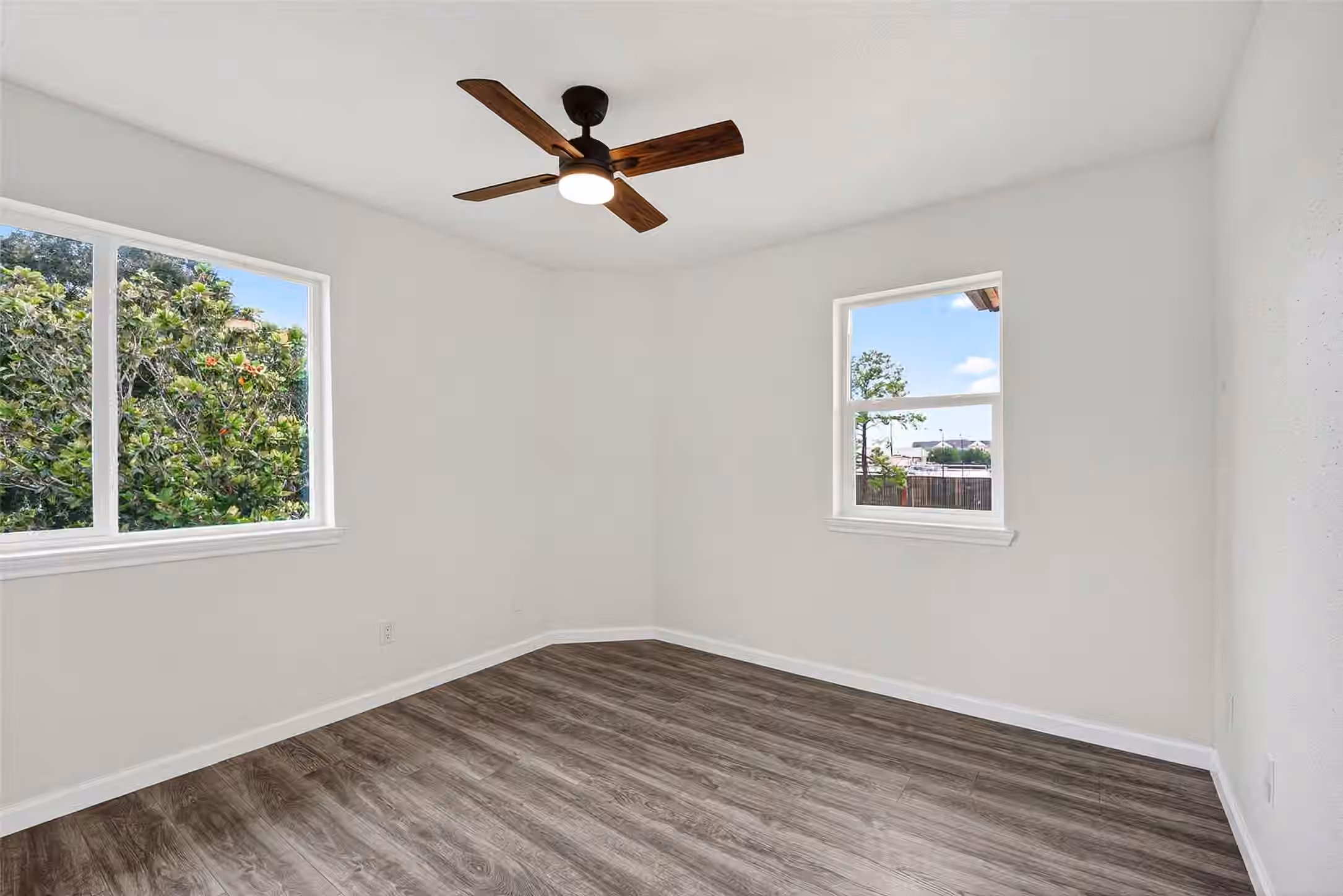 Photo 4 of 8310 WILD ROSE Street 19C, Houston, TX