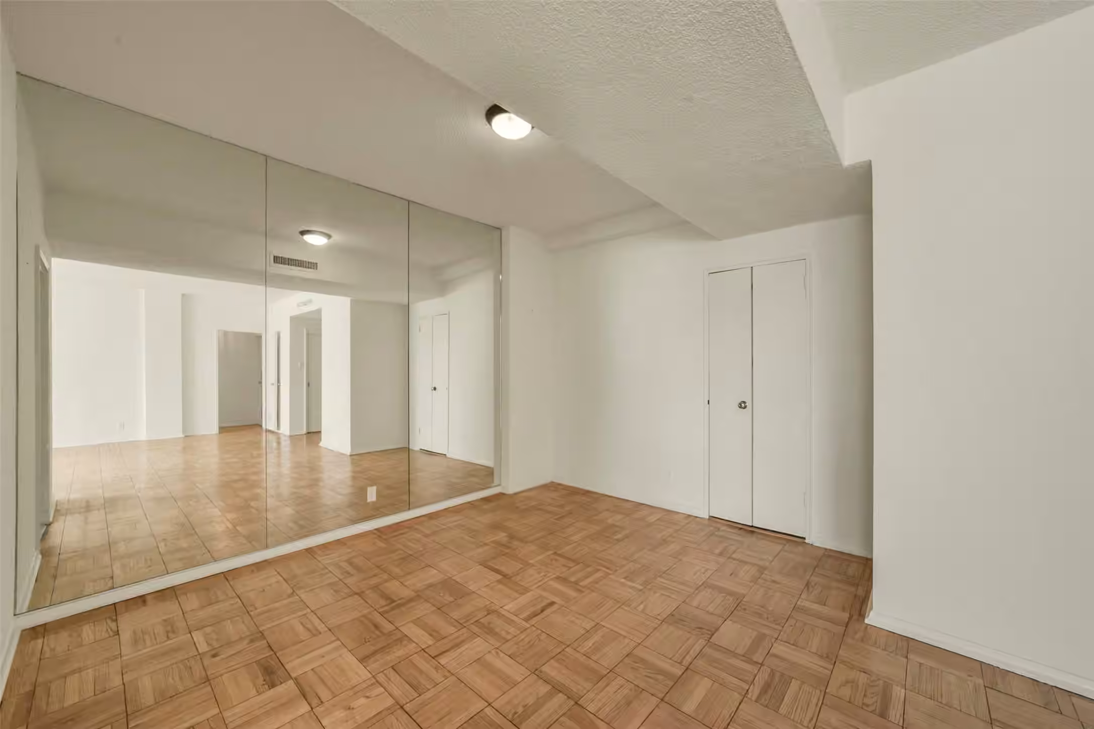 Photo 7 of 1400 Hermann Drive 11A, Houston, TX
