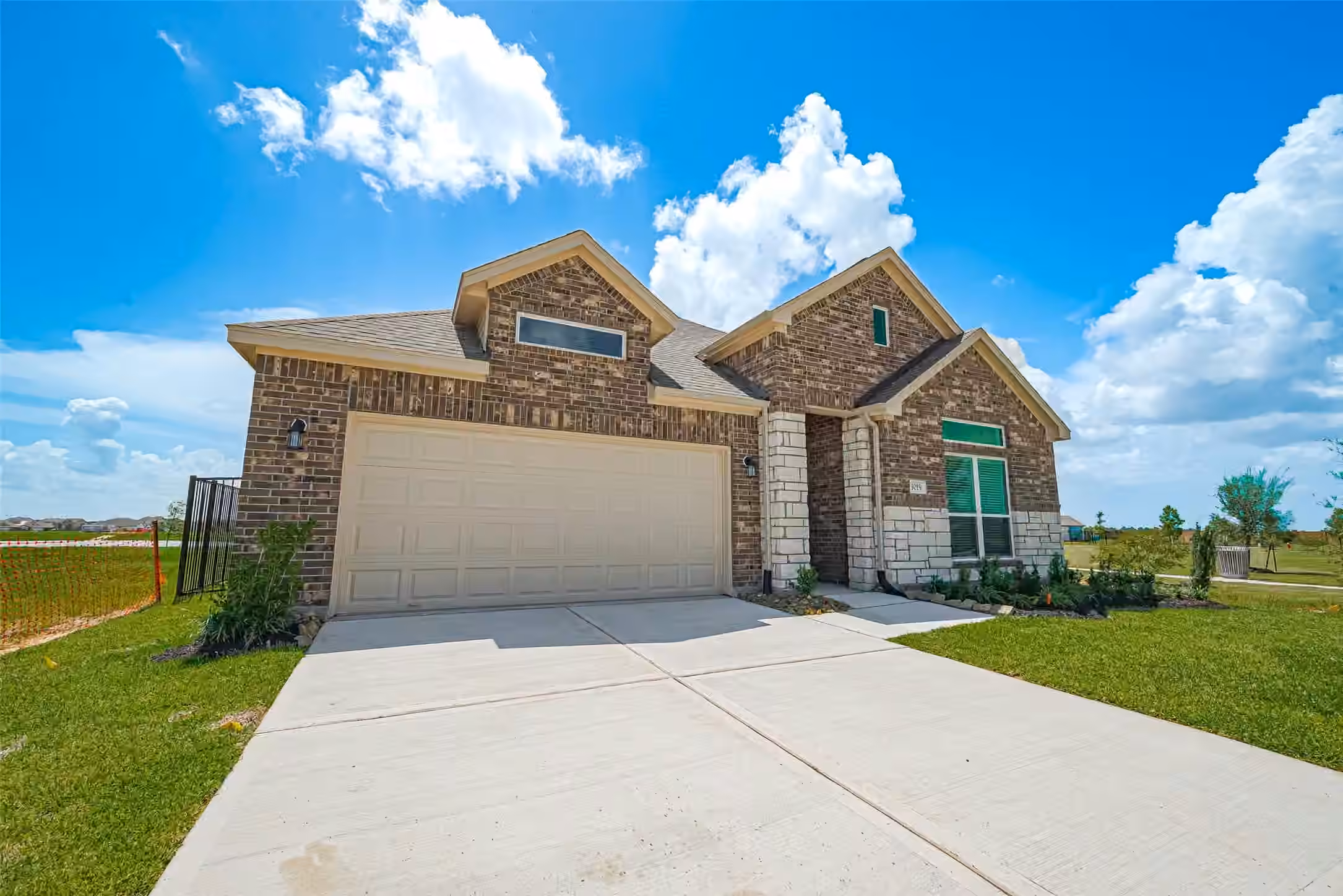 Photo 2 of 3019 Golden Isle Drive, Texas City, TX