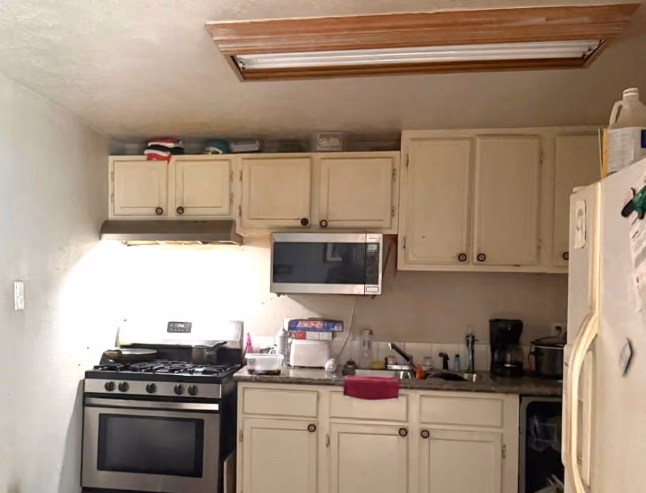 Photo 7 of 802 S Virginia Street, La Porte, TX