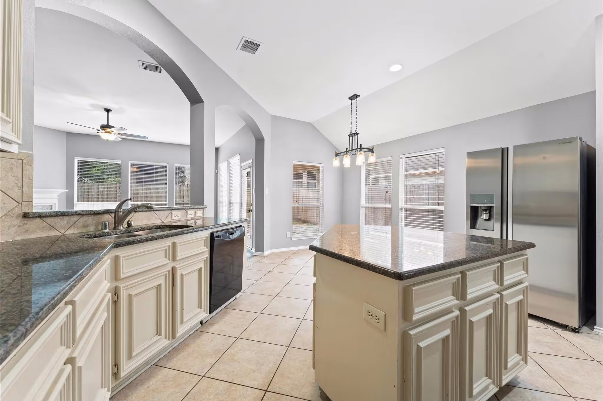 Photo 7 of 9422 Mustang Park Court, Humble, TX
