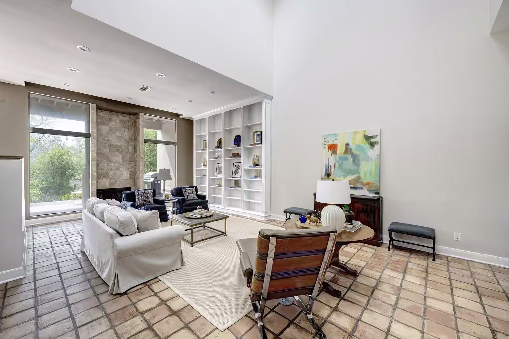 Photo 4 of 9171 Briar Forest Drive, Houston, TX